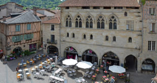 À Figeac, les façades des bâtisses médiévales sont protégées.